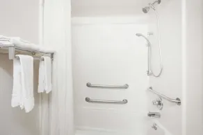 Super 8 by Wyndham Evansville North - Salle de bain