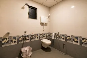 Shanti Sarovar Resort - Bathroom