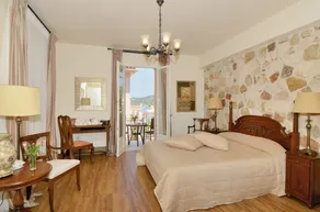 Korina Gallery Hotel - Room