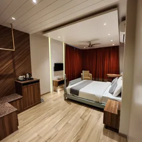 Alwar Vanyaevilas - Quarto