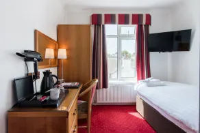 The Queens Hotel - Room