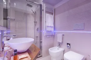 Shali Luxury Suite Spagna - Badezimmer