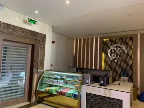 Laylati Dhahrat Laban - Restaurant
