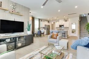3 Mi to Lake Wylie! Modern Charlotte Townhome - Interiör