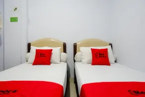 RedDoorz at Hotel Pantai Kamali Bravo Bau Bau - Chambre