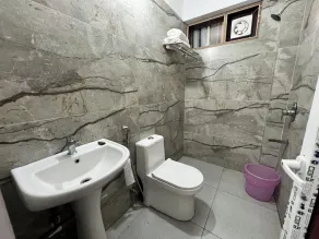 Hotel Annapurna - Bathroom