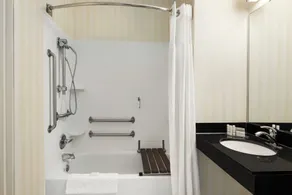 Fairfield Inn & Suites Stillwater - Badezimmer