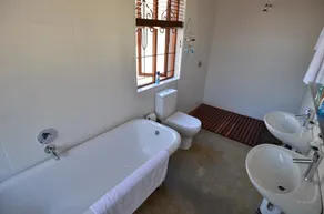 Bed & Breakfast in Hatfield - Bathroom