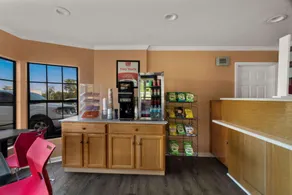 Econo Lodge Cornersville I-65 - Hall