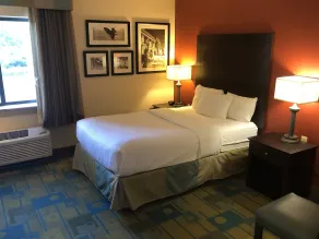 La Quinta Inn & Suites by Wyndham Plattsburgh - Chambre