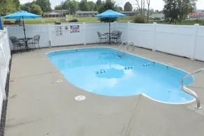 Madison Inn Lodge - Pool