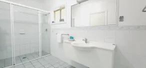 Golf Club Motor Inn Wingham - Bathroom