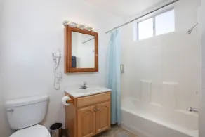 Convenient 2 bedroom, walk to Bart, 10 min to Berkeley - Bad