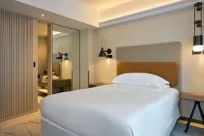 Sheraton Hong Kong Hotel & Towers - Room
