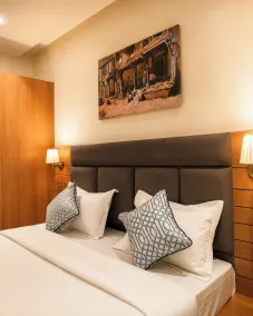 Royal Regal-Rooms & Suites - Rum