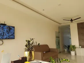 Hotel Surya Grand - Coin salon dans le hall