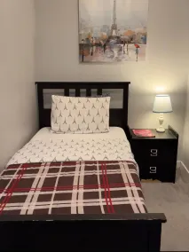 Charmant appartement entièrement équipé avec sauna, piscine et barbecue | Vue ville - Chambre