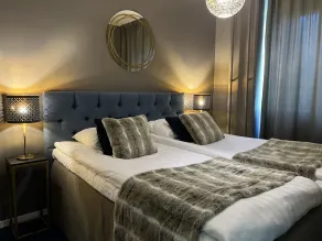 Hotel Golden Circle Suites - Room