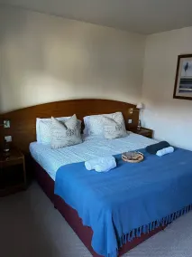 The Cherry Tree - Room