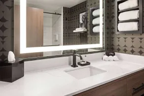Riverbend Hotel and Suites, Trademark Collection by Wyndham - Salle de bain