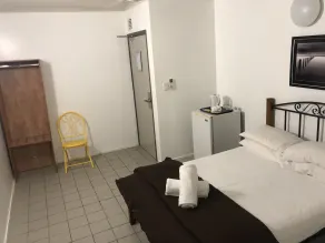Airlie Waterfront Accomodation - Hostel - Camera