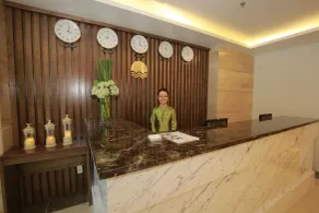 Inearth Hotel - 华夏商务酒店 - Reception