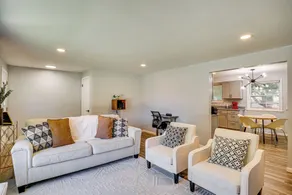 Large Backyard, Walk to Hospital: Sheboygan Abode! - Intérieur