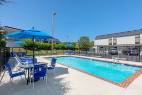 Quality Inn Cleveland North - Piscine