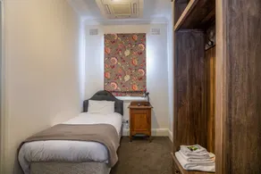 Metropolitan Hotel - Room