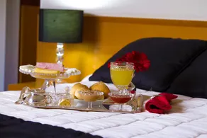 Hotel Canada - Room
