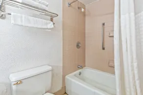 Moonlight Inn Hotel O Hattiesburg, MS - Bathroom