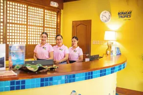 Boracay Tropics Resort Hotel - Rezeption