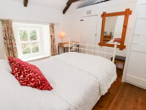 Honeysuckle Cottage - Room