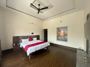 Hotel O Geetatri Luxury Home Stay - Room