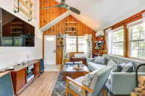 All-Season Vernon Township Lake House Retreat! - Intérieur