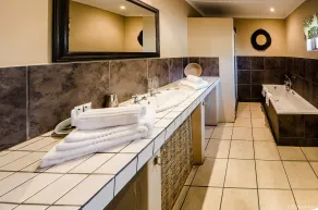 Lidiko Lodge - Bathroom