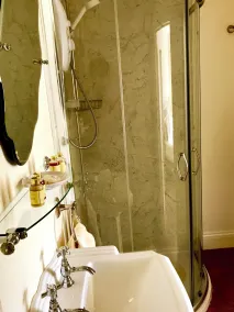 Blenkinsopp Castle Inn - Bathroom