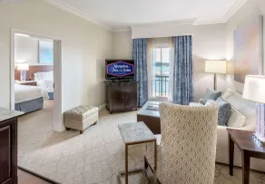 Hampton Inn & Suites Charlotte/South Park at Phillips Place - Chambre