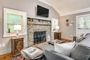 Hot Tub + Deck: Cabin Hideaway in Brown County - Interior