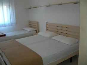 Beautiful Apartment For 5 People-swimming Pool-ac by Beahost Rentals - Zimmer