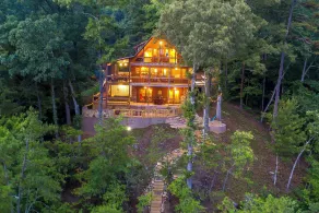 Hot Tub + Views! Creekside Blue Ridge Mtn Escape - Interni