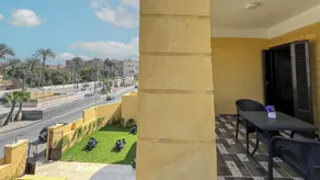 Turquoise Pyramids Gate  - Chambre