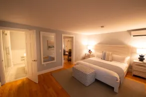 Town & Tide Inn - Room