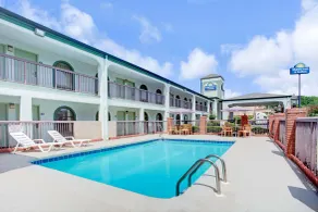 Days Inn & Suites by Wyndham Stockbridge South Atlanta - Piscine