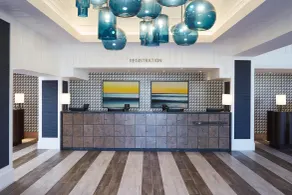 The Waterfront Beach Resort, A Hilton Hotel - Réception