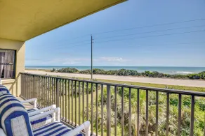 Ormond Beach Ocean-View Condo w/ Private Balcony! - Intérieur