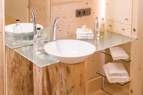 Sleepwood Hotel - Bathroom