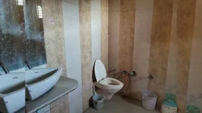 Mangal Murti Hotels Pvt. Ltd. - Baño