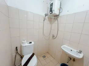 Simple 2Br Apartment At Tamansari Panoramic - Salle de bain