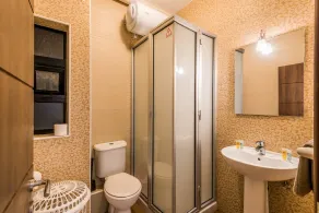 Seashells 2 bedroom Apartment with sunny terrace with stunning sea views - by Getawaysmalta - Bad